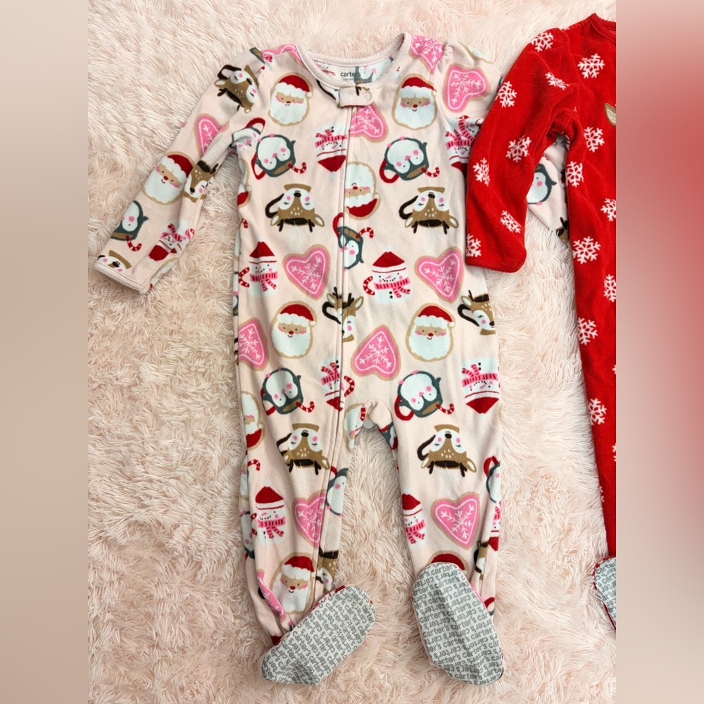 Carter's footie pajamas - Picture 3 of 4